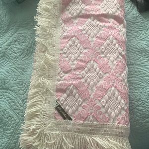 Bedspread! Non smoking pet free